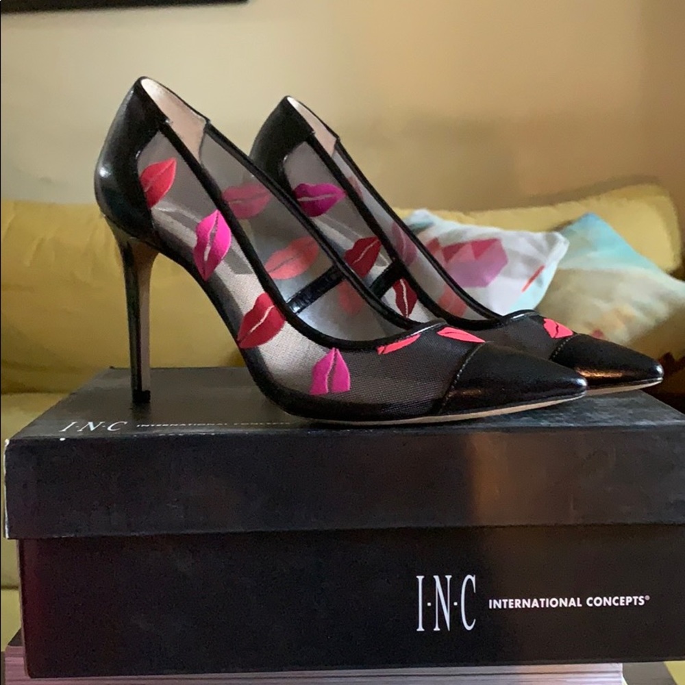 I N C international concepts kiss printed heels